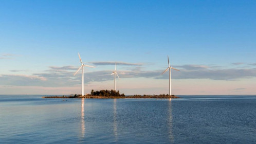 Windräder auf Insel